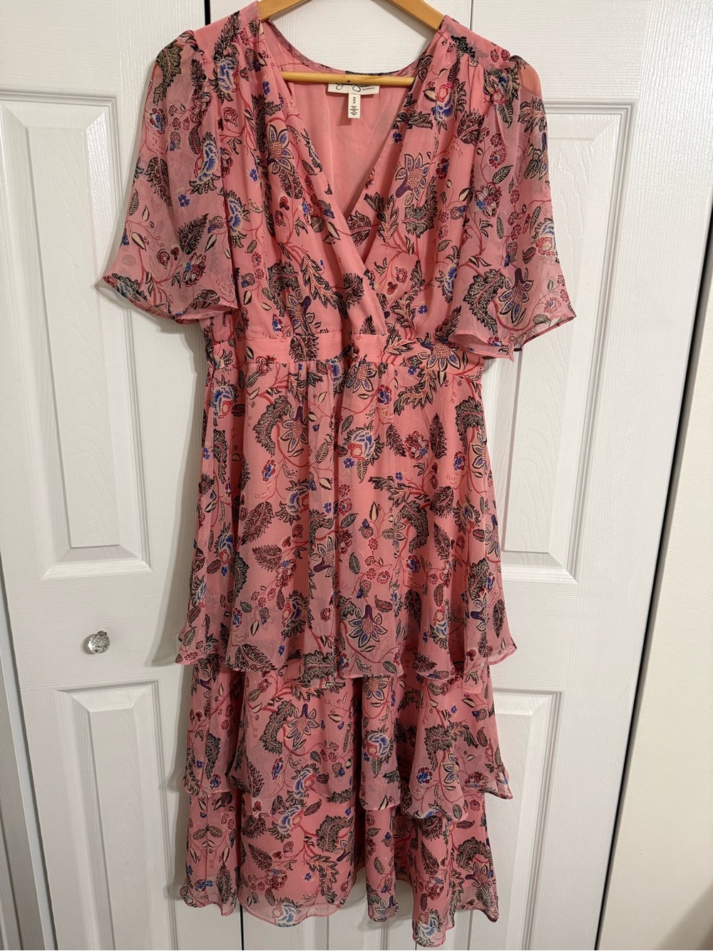 Jessica Simpson maternity floral tiered midi dress size medium